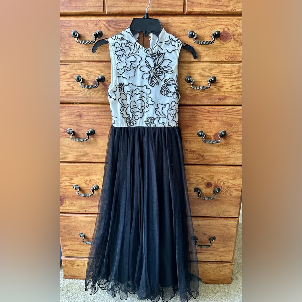 Speechless girls long party dress (black/white)